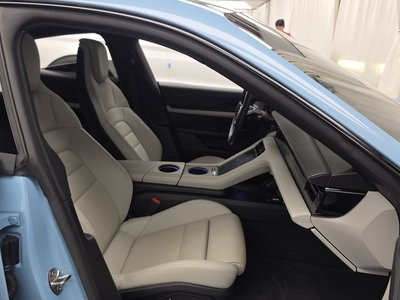 صورة مصغرة 17 لـ 2020 Porsche TAYCAN