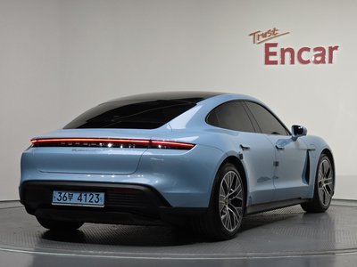 2020 Porsche TAYCAN 照片 4