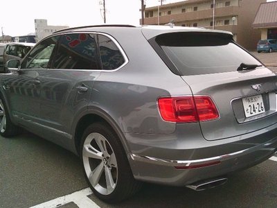 BENTLEY BENTAYGA - 7