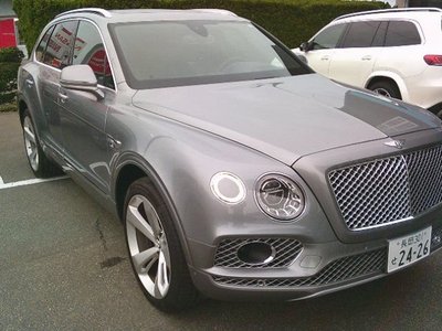 BENTLEY BENTAYGA - 6
