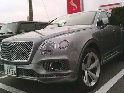 BENTLEY BENTAYGA - 5