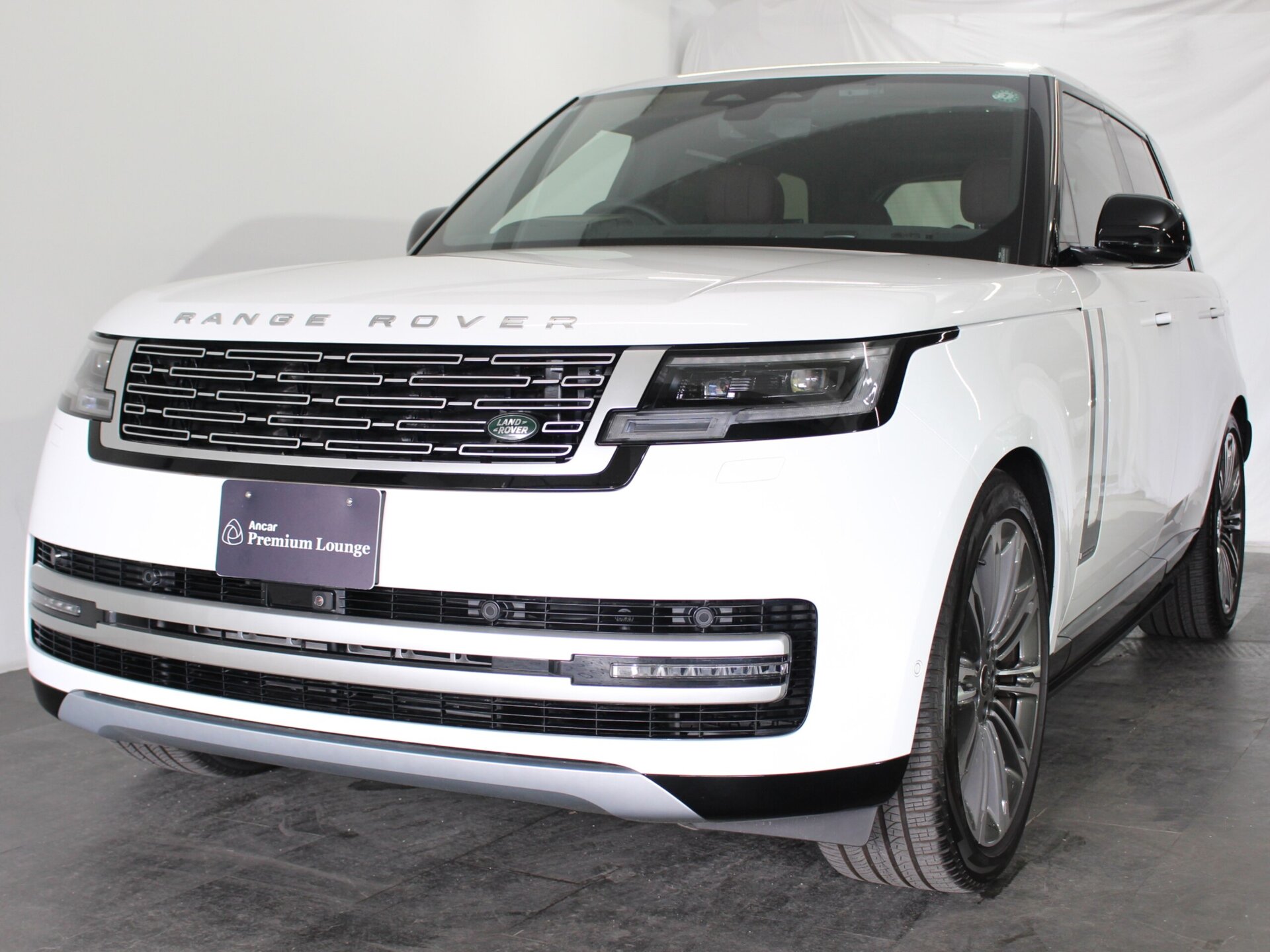 LAND ROVER RANGE ROVER - View 1