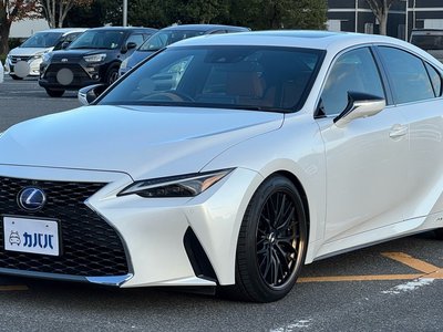 LEXUS IS - 1
