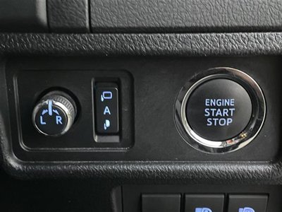 TOYOTA LAND CRUISER PRADO - 8