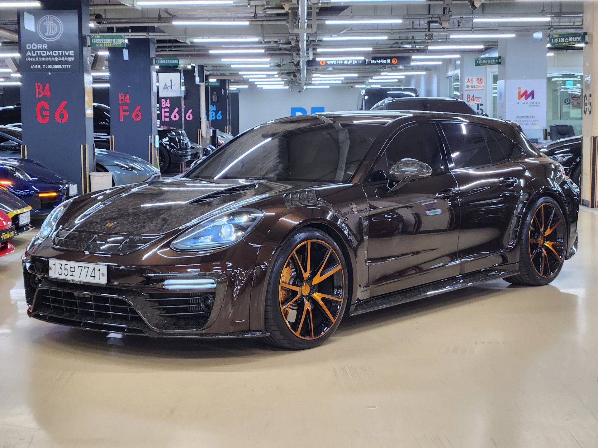 PORSCHE PANAMERA - View 1