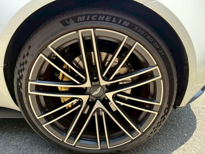 2024 Aston Martin DB12 照片 18