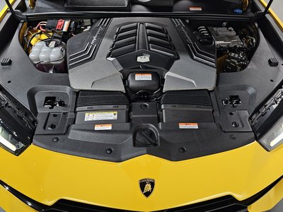 LAMBORGHINI URUS - 7