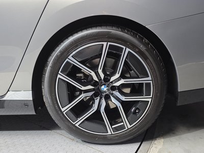 BMW 7 SERIES - 8