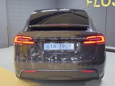 TESLA MODEL X - 6