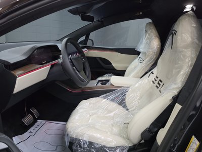 TESLA MODEL X - 7