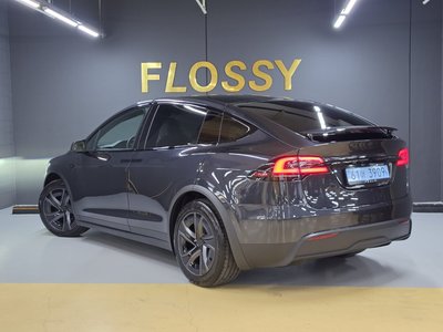 TESLA MODEL X - 2