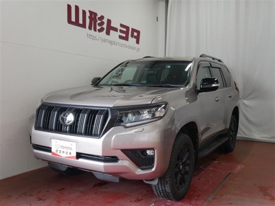 2023 Toyota LAND CRUISER PRADO photo 1