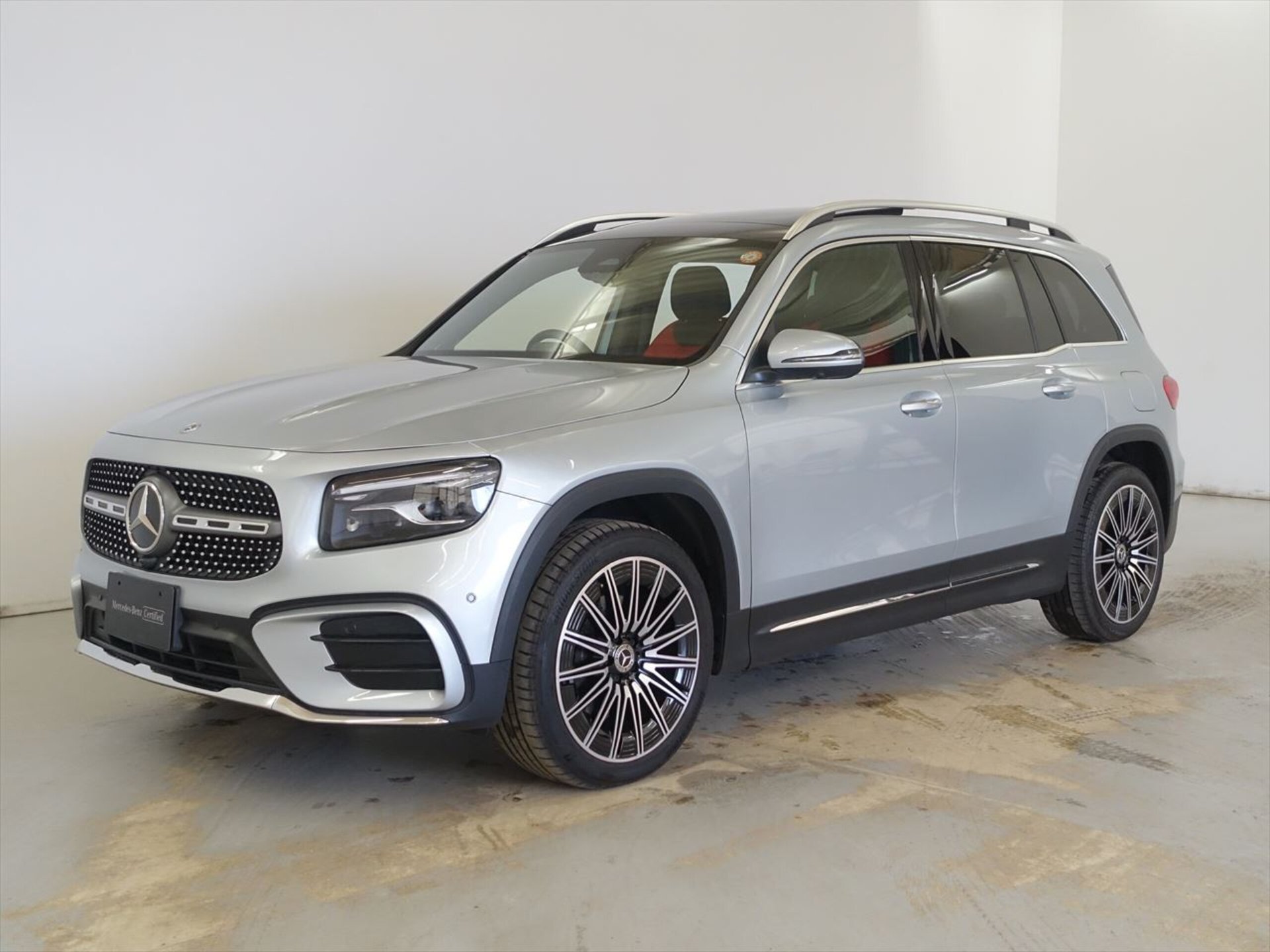 MERCEDES-BENZ GLB - View 1