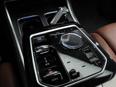 صورة 9 لـ 2024 BMW I7
