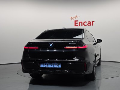 صورة 4 لـ 2024 BMW I7