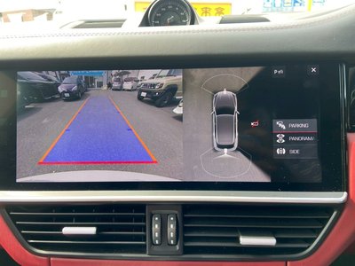 2020 Porsche CAYENNE photo 2