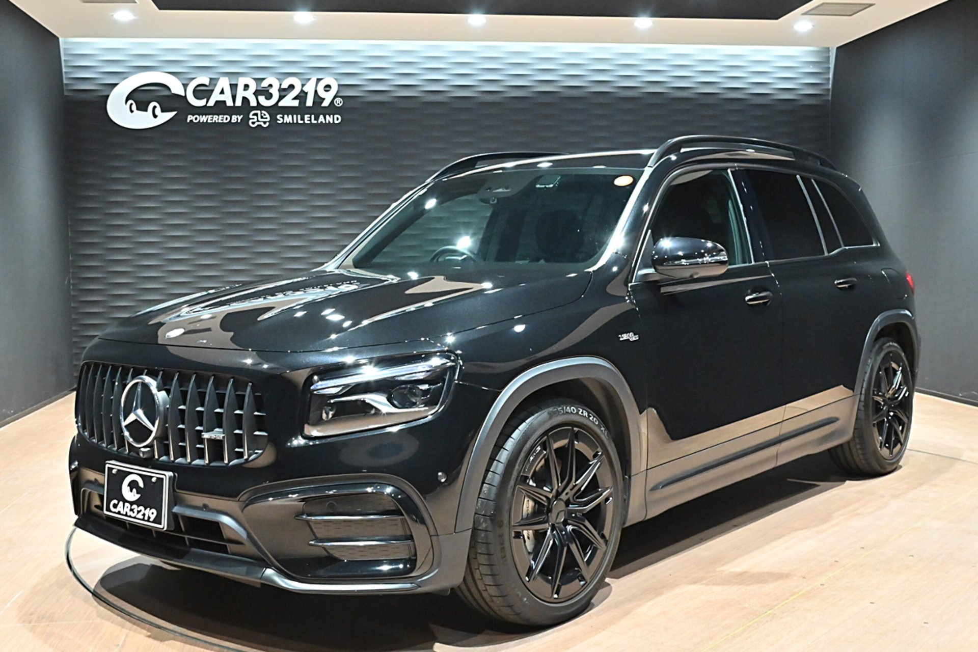 MERCEDES-BENZ GLB AMG - View 1