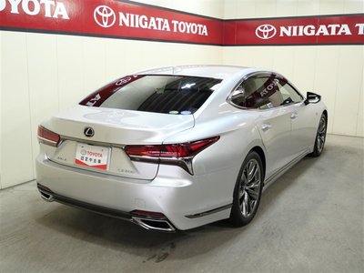 LEXUS LS - 6