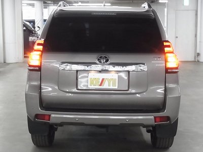 TOYOTA LAND CRUISER PRADO - 10