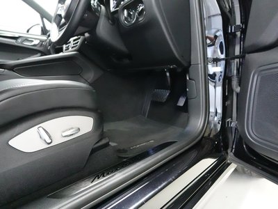 PORSCHE MACAN - 7