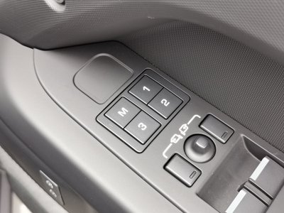 صورة 7 لـ 2024 LAND Rover DEFENDER