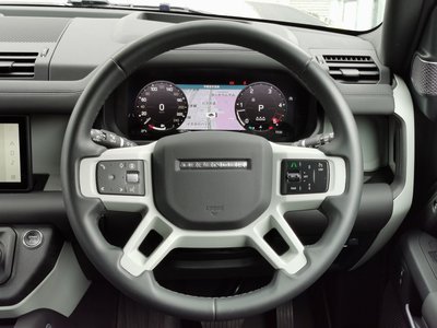 صورة 10 لـ 2024 LAND Rover DEFENDER