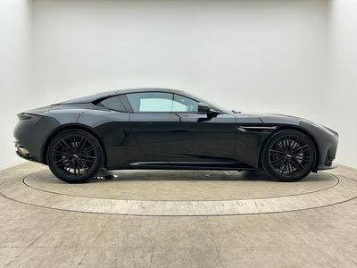ASTON MARTIN DB12 - 5
