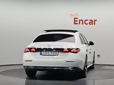 MERCEDES-BENZ E-CLASS - 3