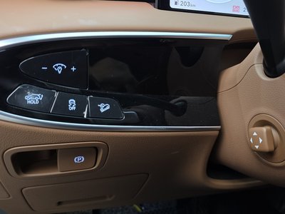 صورة مصغرة 26 لـ 2025 Genesis GV70