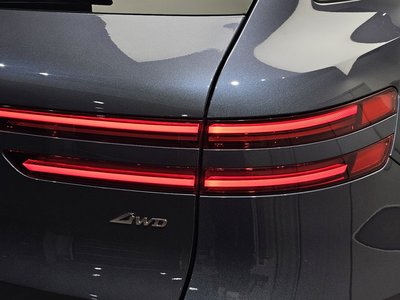 2025 Genesis GV70 photo 10