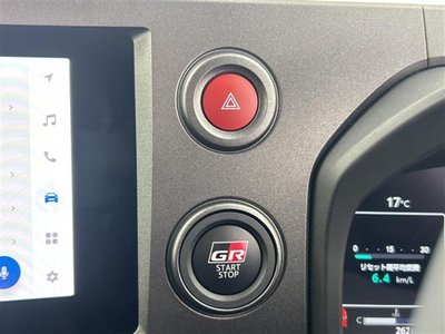 TOYOTA GR YARIS - 10