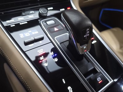 PORSCHE PANAMERA - 9