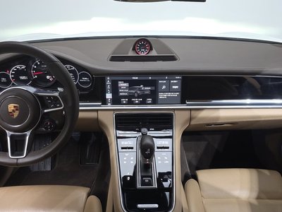 PORSCHE PANAMERA - 5