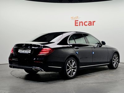 MERCEDES-BENZ E-CLASS - 3