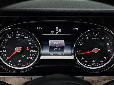 MERCEDES-BENZ E-CLASS - 8