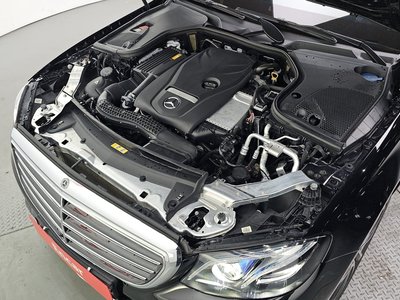 MERCEDES-BENZ E-CLASS - 7