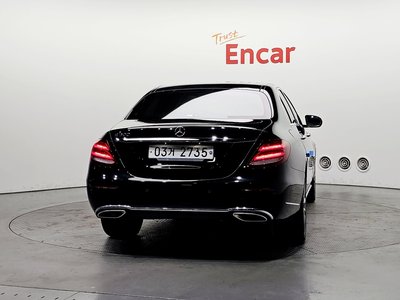MERCEDES-BENZ E-CLASS - 4