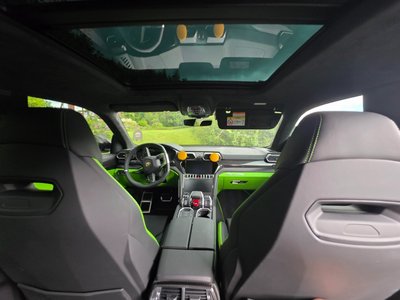 LAMBORGHINI URUS - 8