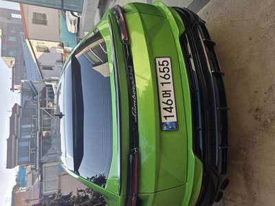 LAMBORGHINI URUS - 3