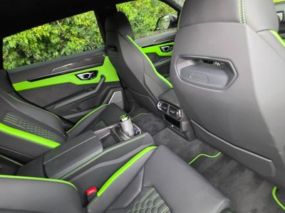 LAMBORGHINI URUS - 9