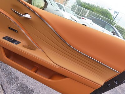 صورة مصغرة 61 لـ 2023 Lexus LC CONVERTIBLE