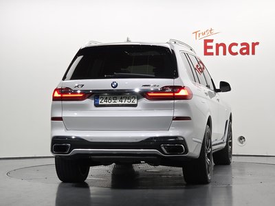 2021 BMW X7 photo 3