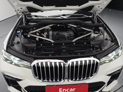 2021 BMW X7 photo 7