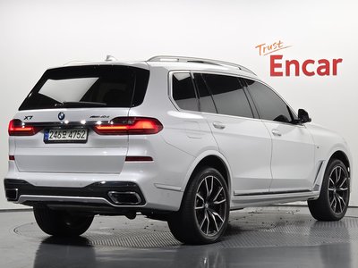 2021 BMW X7 photo 4