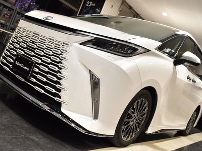 LEXUS LM - 2