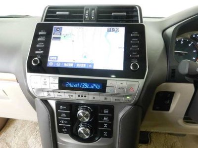 TOYOTA LAND CRUISER PRADO - 7