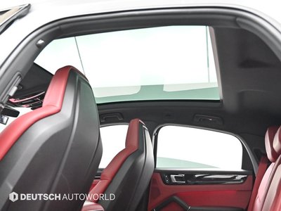 2022 Porsche CAYENNE — миниатюра 18