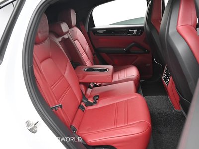 2022 Porsche CAYENNE — миниатюра 12