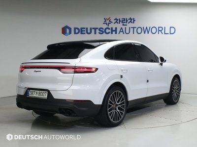 صورة 4 لـ 2022 Porsche CAYENNE