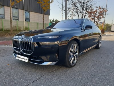 BMW I7 - 1